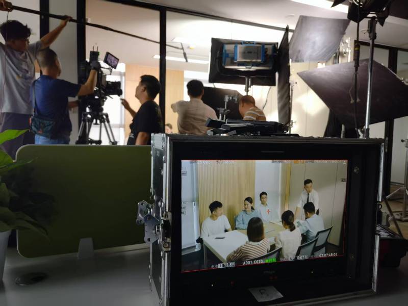 张店区TVC拍摄公司：科技产品视觉化大师，诠释未来感与功能美学